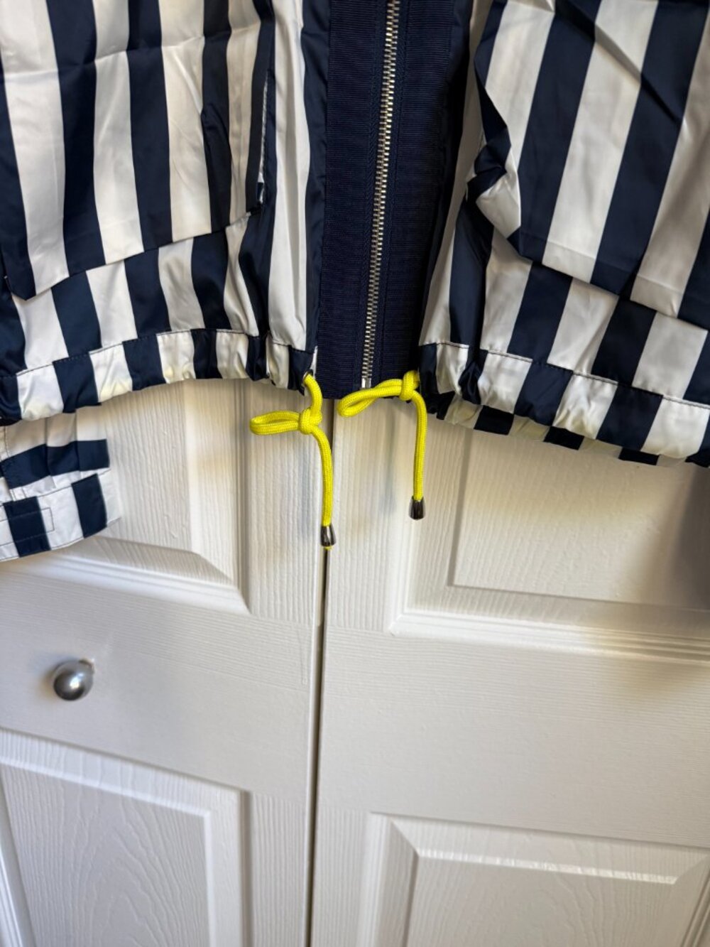 Drawstring jacket - Picture 3 of 11